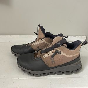 ON Cloud Hiking Sneakers